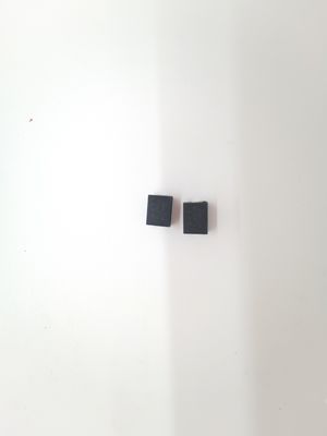 SMD Metal Oxide Varistor Tin Plated Termination Untuk Perangkat Mount Permukaan Bersertifikat CE/TUV/UL