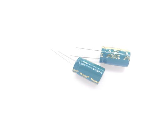 Frekuensi Polarized Aluminium Electrolytic Condenser 0.1UF - 10000UF Kebocoran arus 0.01CV 3000H Kehidupan