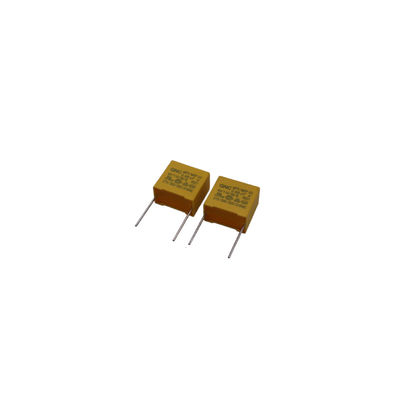 Melalui Lubang X2 Kondensator Keamanan 2.5 Kali Tambahan Tegangan 1600VAC Kekuatan Dielektrik 50/60Hz